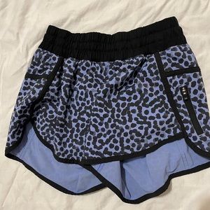 lululemon blue black running shorts size 4